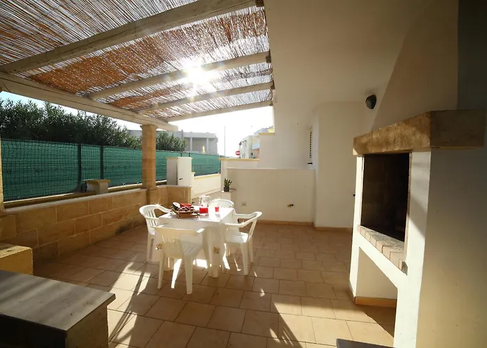 Ugento Afr0dite טורה מוצה